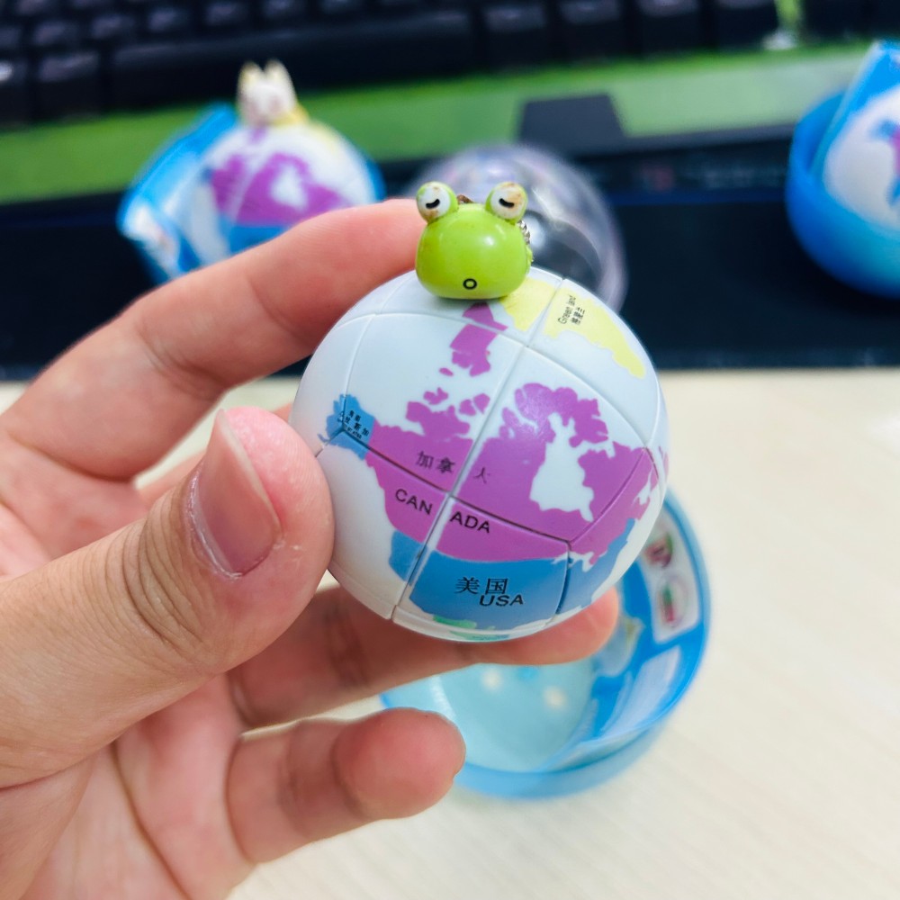 2006 Earth World Map 2x2 Ball  - Puzzle Map World review and price